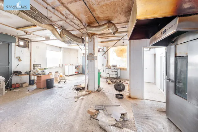 Local + vivienda en Avda. Cadiz — 39