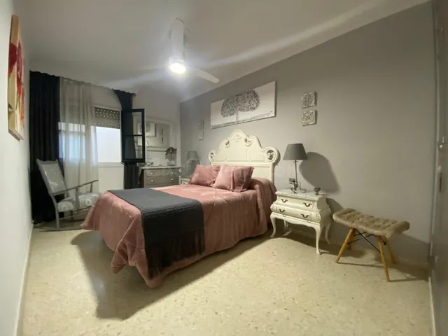 Amplia vivienda en zona centro - playa — 7