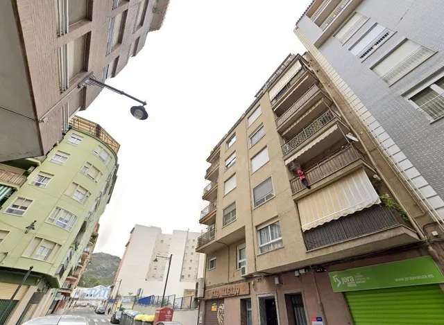 Se vende piso OKUPADO en C/CL PLANES DE LA BARONIA 4 (ALCOY) - foto 3