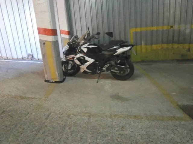 PLAZA DE PARKING EN SANT ANDREU DE LA BARCA A 20' DE BARCELONA — 6