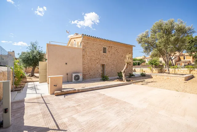 Equilibrio perfecto entre alma mallorquina y lujo moderno en Es Pla de na Tesa — 33