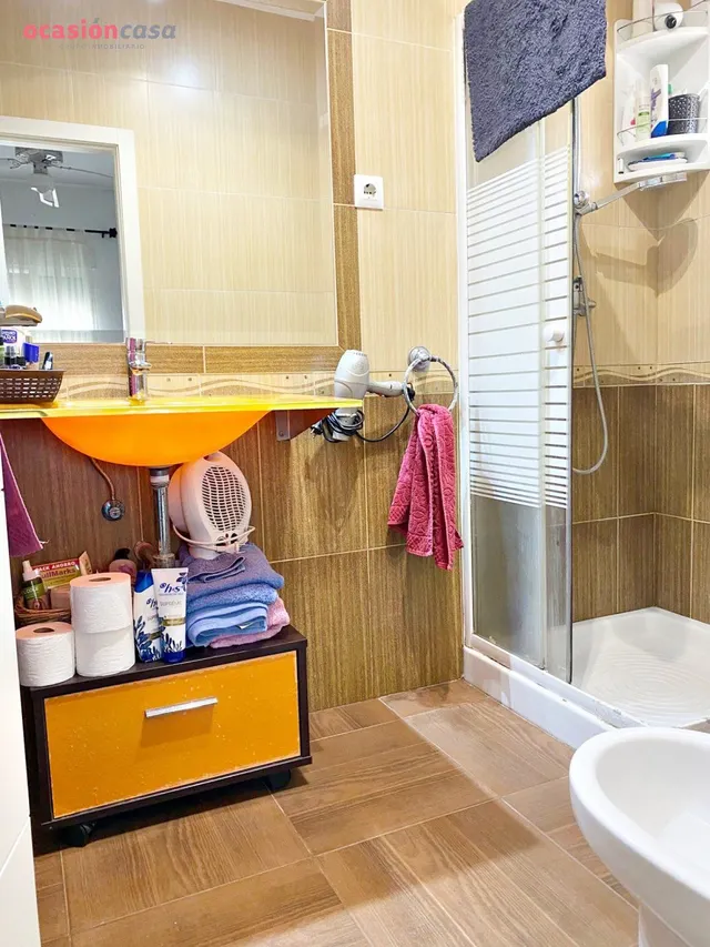 PARCELA DE 700 m2 , con 2 casas equipadas de cocina , habitaciones , baños ...! — 10