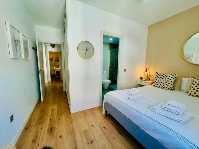 ¡¡¡¡¡ ATENCIÓN INVERSORES!!!!  PISO DE 4 habitaciones CON LICENCIA TURÍSTICA CON ALTA RENTABILIDAD — 43