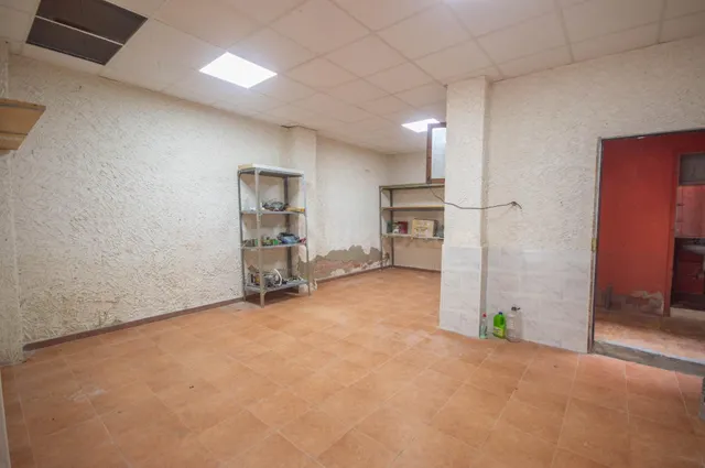 LOCAL COMERCIAL A UN PASO DE LA GRAN AVENIDA - foto 2
