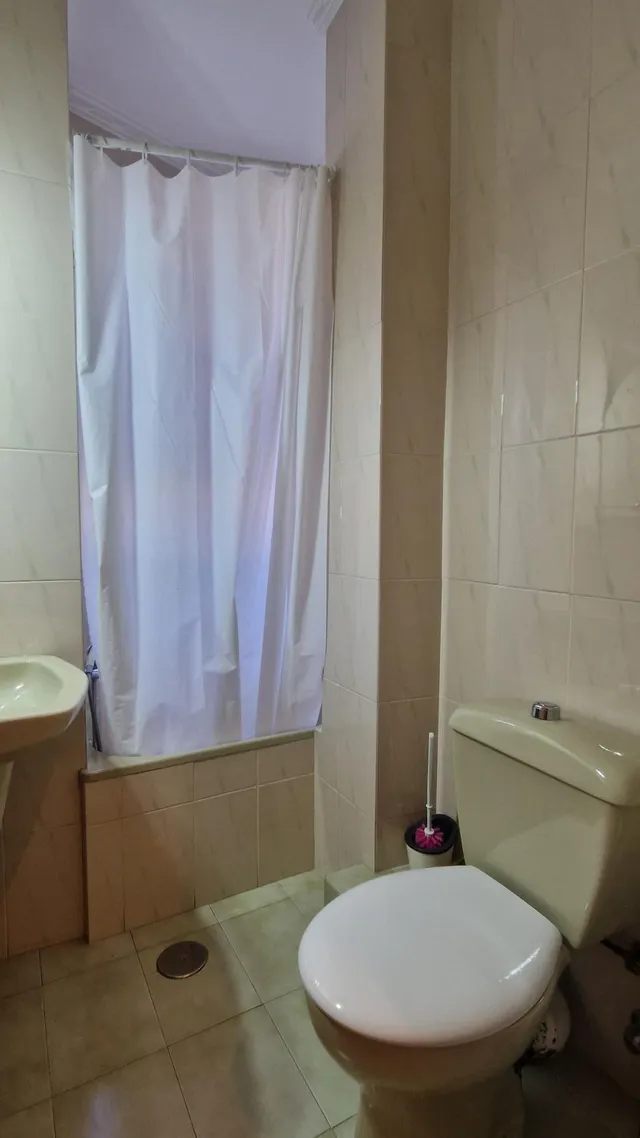 Amplio piso de 4 dormitorios en Pio XII - Zona Centro — 9