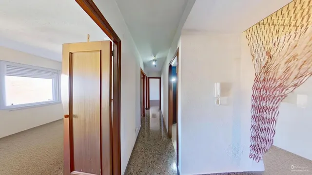 EXCELENTE ZONA, PISO TOTALMENTE EXTERIOR CON LA MEJOR ORIENTACION- ESTE, MUY LUMINOSO, 7º PISO, BUENA FINCA CARAVISTA. — 37