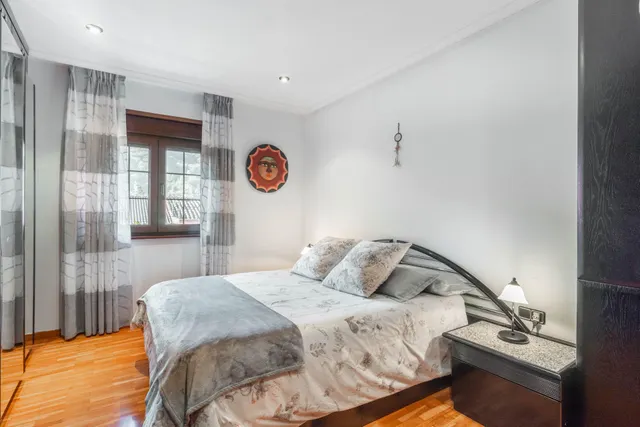 Casas, nave y fincas en venta en Caborana (aller) — 35