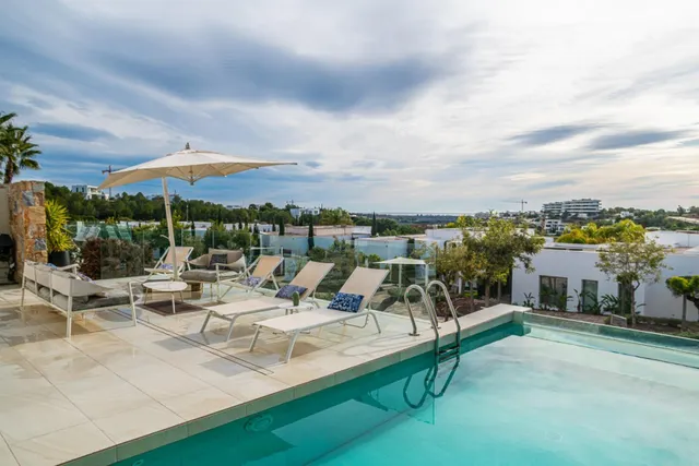 GRAN VILLA EN ORIHUELA COSTA, 4 HAB, 2 BAÑOS — 12