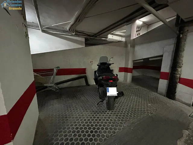 Plaza de garaje y trastero en Pajaritos — 3