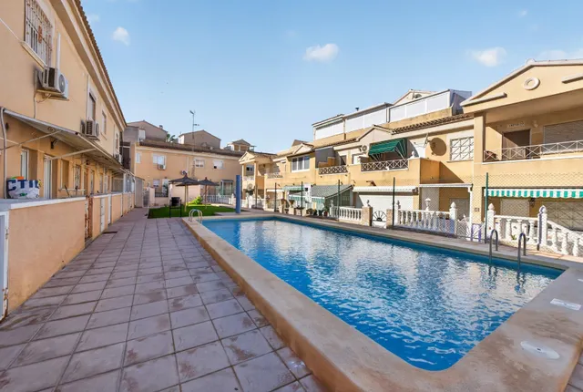 Res. Europa - Bungalow reformado con jardín, 2 dormitorios y entrada para el coche — 28