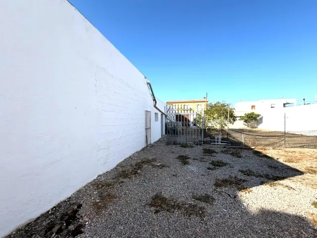 CASA DE PUEBLO CON GRAN PARCELA DE 636 m2, GARAJE Y MUCHAS POSIBILIDADES EN LAS NORIAS, EL EJIDO — 33