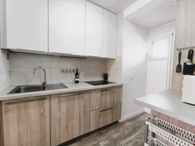 Apartamento reformado con piscina comunitaria, Alicante, Torrevieja. 3 habitaciones | 60 m2 | A 300 metros del mar — 6