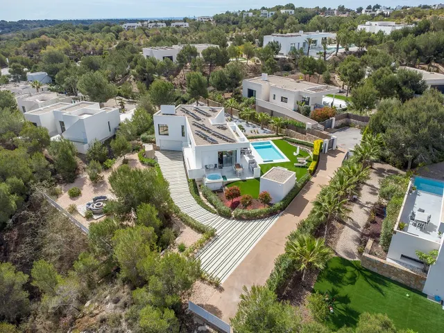 Villa de ensueño en Las Colinas Golf con parcela de 1700m2 - foto 4