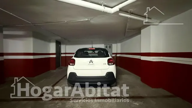 Confort y vistas al mar en este espacioso piso con balcón, gran garaje y trastero junto a la playa — 43