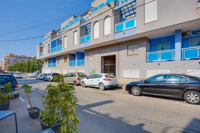 Venta de Apartamento 2 dormitorios zona Habaneras,piscina comunitaria en Torrevieja. — 34