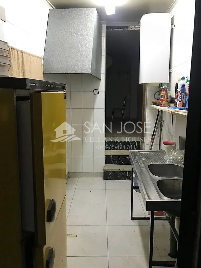 LOCAL COMERCIAL CERCA DE AVENIDA DE LA CONSTITUCION, VENTA — 3