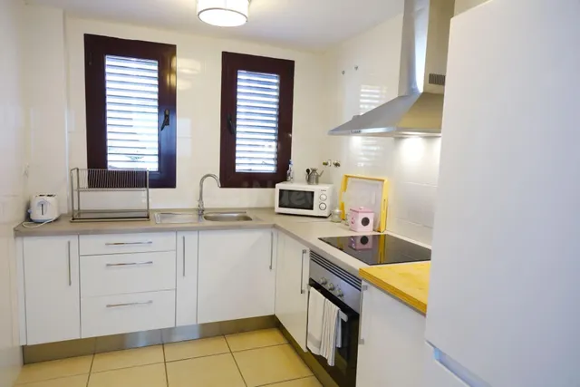 SE VENDE exclusiva vivienda en urbanización de alto standing - foto 2