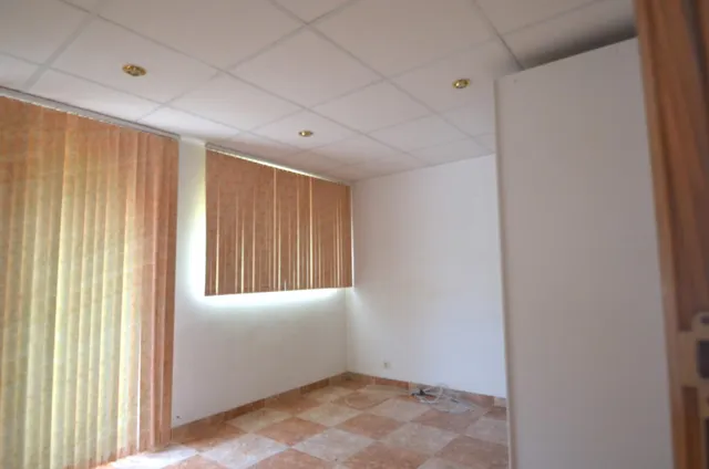SE VENDE MAGNIFICA VILLA EN LA NUCIA — 24