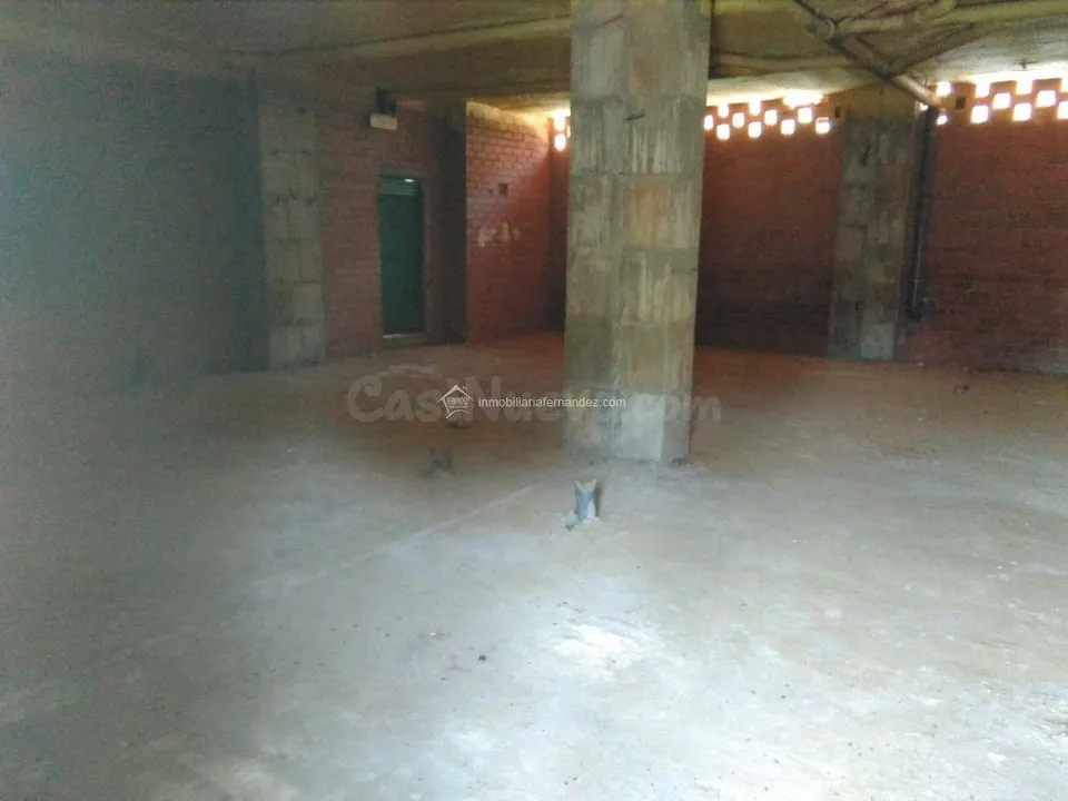 Local comercial 180m² en alquiler - R-66