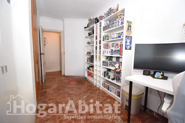 ¡Vistas panorámicas! Ático amplio y sofisticado con terraza y ascensor — 25