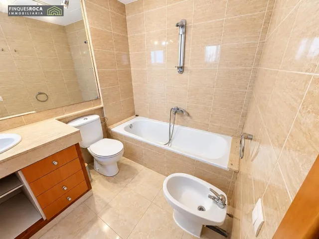 Exclusivo ático esquinero con 121 m2 de terraza y vistas al mar en la ràpita — 17