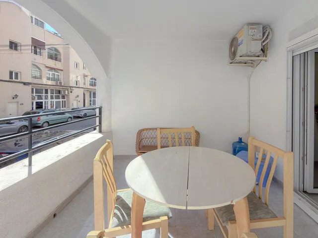 Edificio Galeon. Apartamento para reforma con excelente potencial de inversión + 2 amplias terrazas + piscina comunitaria — 10