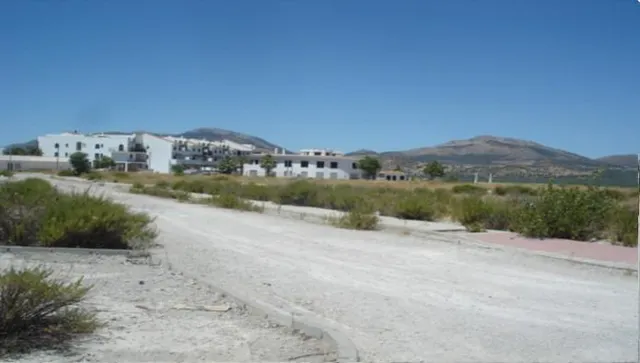 Venta de suelo urbano no consolidado en Iznalloz - Granada - foto 4