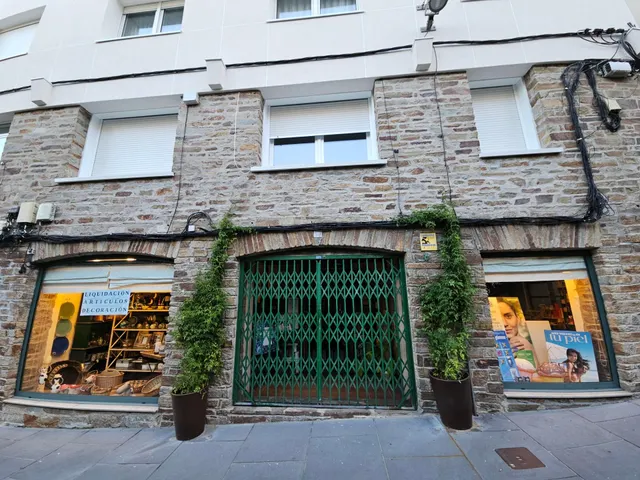 SE VENDE LOCAL COMERCIAL EN EL ENSANCHE DE SANTIAGO — 20