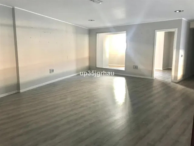 Local comercial 400m² en venta - Costa Del Sol — 17