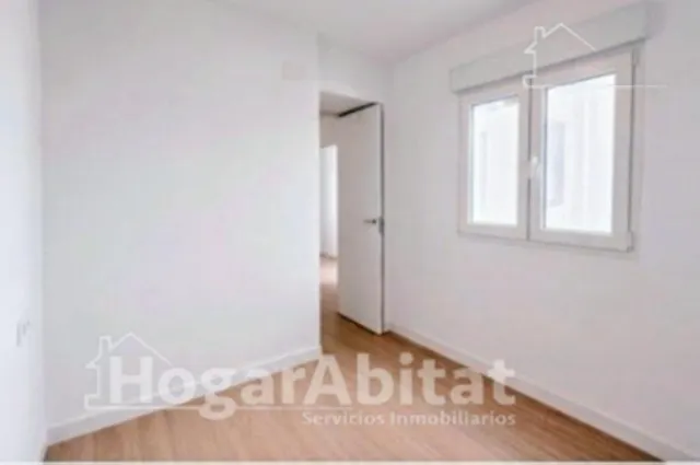 REFORMADA Y ACOGEDORA CON BUHARDILLA Y TERRAZA — 35