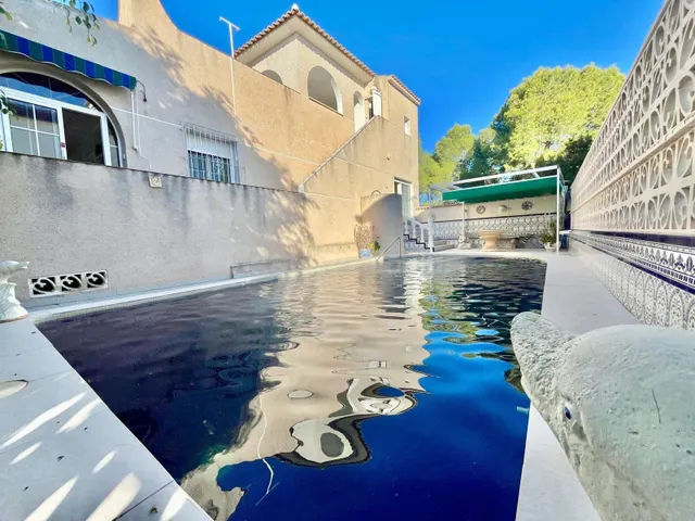 Villa con piscina privada, solárium con vistas al mar y entorno natural en Blue Lagoon — 3