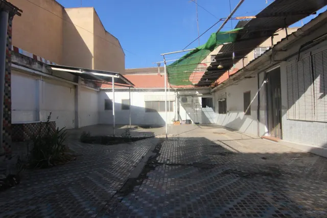 PLANTA BAJA , 350 METROS , PATIO AMPLIO , GRAN OPORTUNIDAD — 15