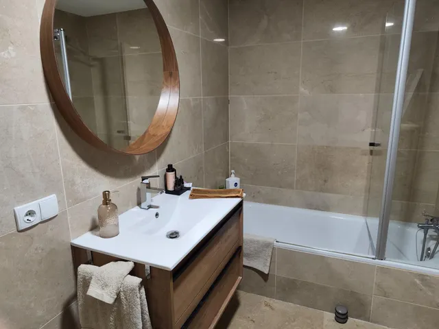 Amplio y Luminoso Piso en La Rosaleda, Ponferrada - €169.000 — 32