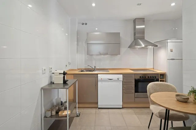 Calidez y Estilo: Tu Nuevo Hogar en Olas de Procusan, Torremolinos — 11