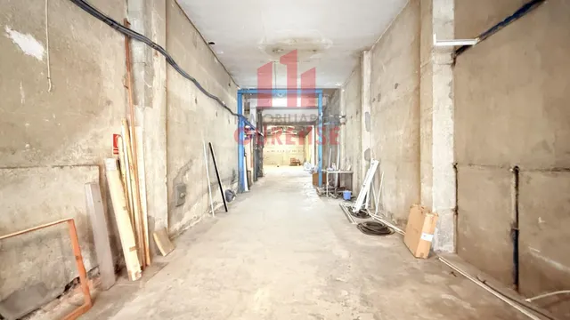 Amplio Local Comercial en el Corazón de Ourense