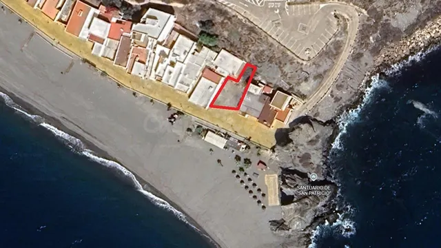 ATENCION PROMOTORES!!! SOLAR EN PRIMERA LINEA DE PLAYA! - foto 3