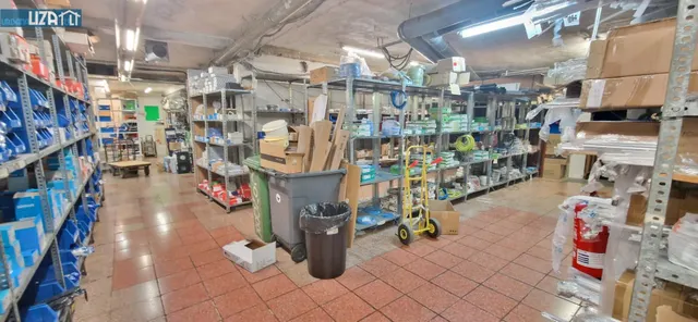 Amplio Local Comercial a Solo 150 Metros de la Playa - Oportunidad Única — 11