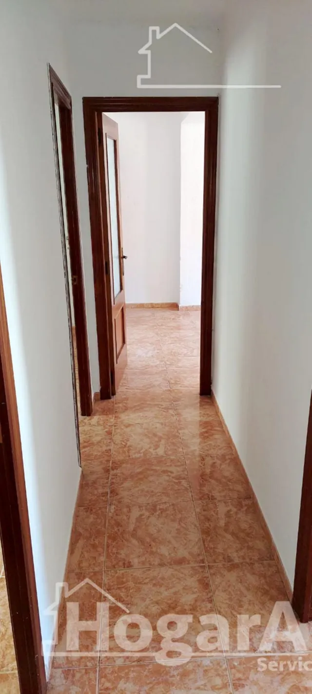 ¡OPORTUNIDAD DE INVERSIÓN! MUY LUMINOSO CERCA DEL AYUNTAMIENTO — 24