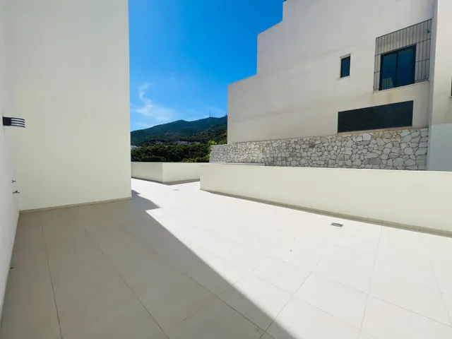 ¡ESPECTACULAR BAJO CON AMPLIA TERRAZA Y VISTAS AL MAR EN SANTANGELO SUR! — 14