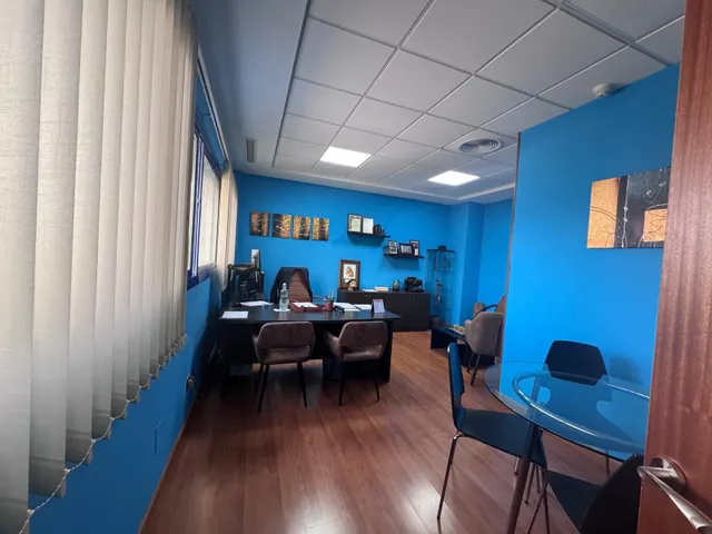 Oficina en venta en Zona Oeste — 37