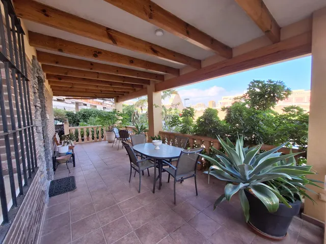 Imponente Chalet en Garbinet, Alicante - Oportunidad Única — 11