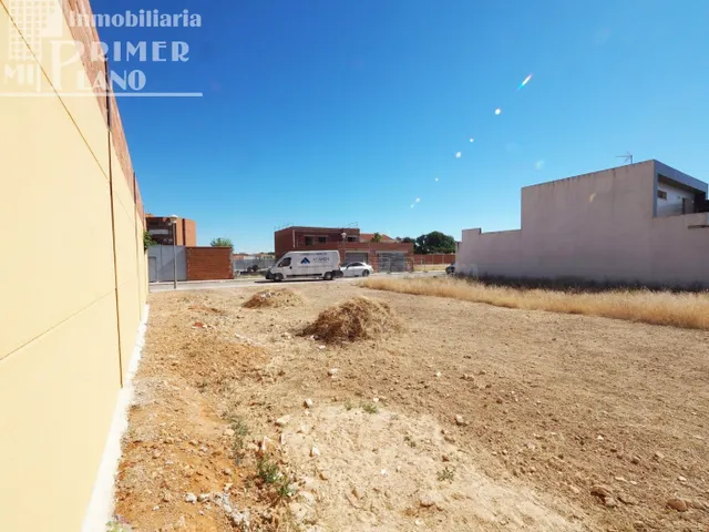 Solar en venta en Poligono 20, de 230 m2 de parcela y 12 met - foto 2