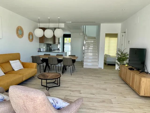 Villa independiente con piscina privada, solárium y vistas a la laguna en Moncayo — 26