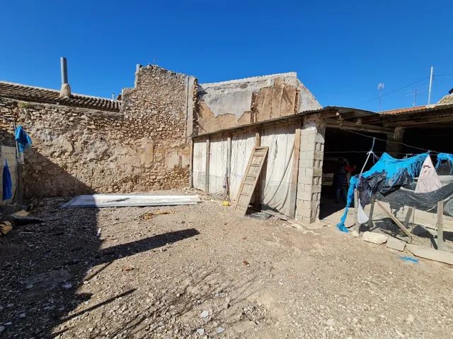 Terreno disponible en Pinoso para proyecto único — 7