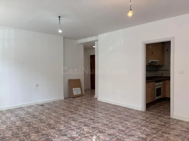 Piso de 2 dormitorios con patio en zona bien comunicada - foto 4
