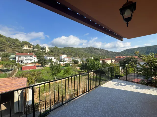 Casa con vistas, amplio espacio exterior y múltiples posibilidades en Mas Milà, Olivella — 11
