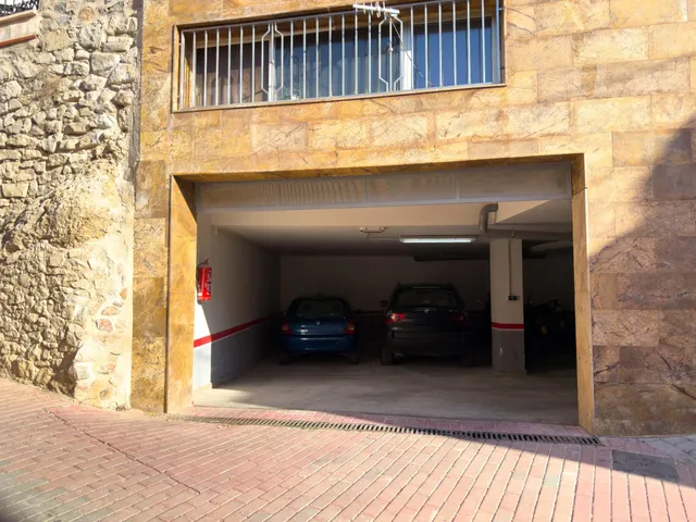 Piso Junto a Esquina del Convento — 24