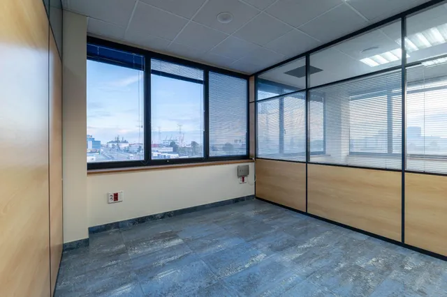 OFICINAS EN PUERTO  DE SAGUNTO — 13