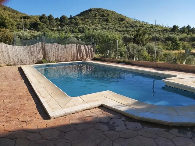 FINCA EN AGUADERAS