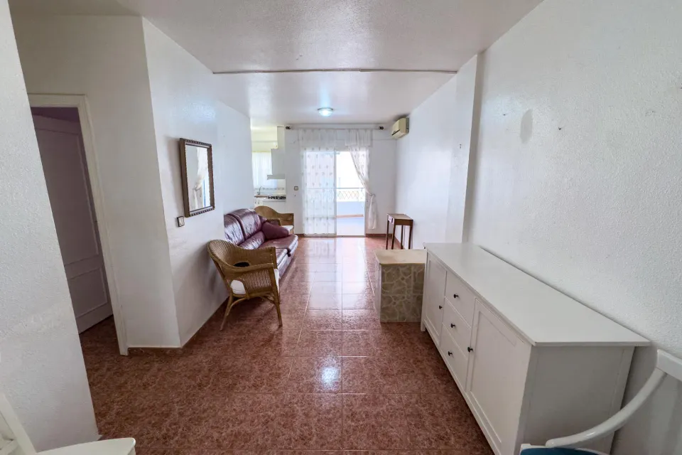 Piso en primera planta en Plaza de La Habana (Parque del Cuba) — 70 m2, 3 dormitorios, balcón amplio y patio comunitario
